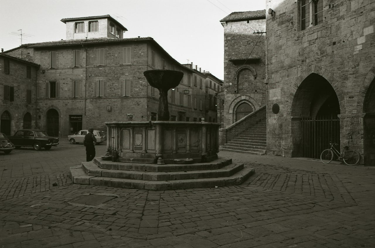 Go to the medieval Umbria with the Gaite Market in Bevagna in June!